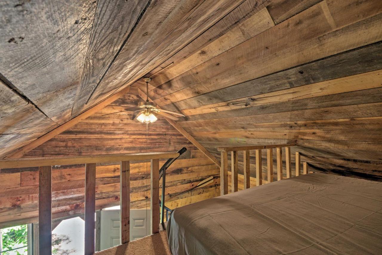 Creekside Cabin With Deck In Pisgah Forest! Barnardsville Экстерьер фото